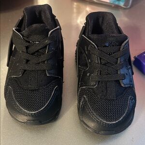 Nike Kids Black Sneakers